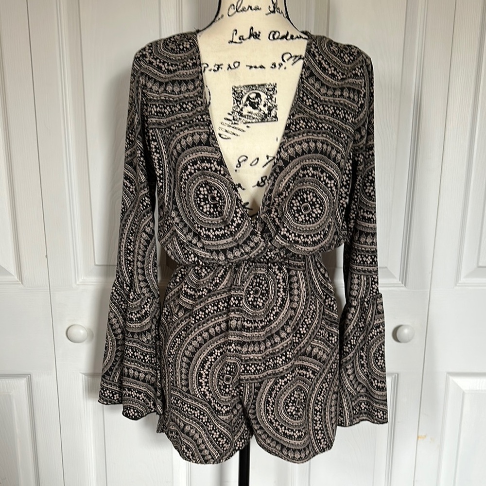 Black and White Patterned Long Sleeve Romper